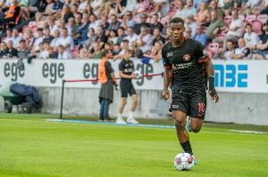 记者：西汉姆联有意布鲁日中场奥涅迪卡，球员渴望今夏加盟英超