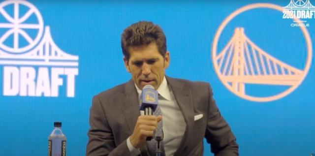 开云用户中心-迈尔斯：交易选择并不多 汤普森决定未来球队方向